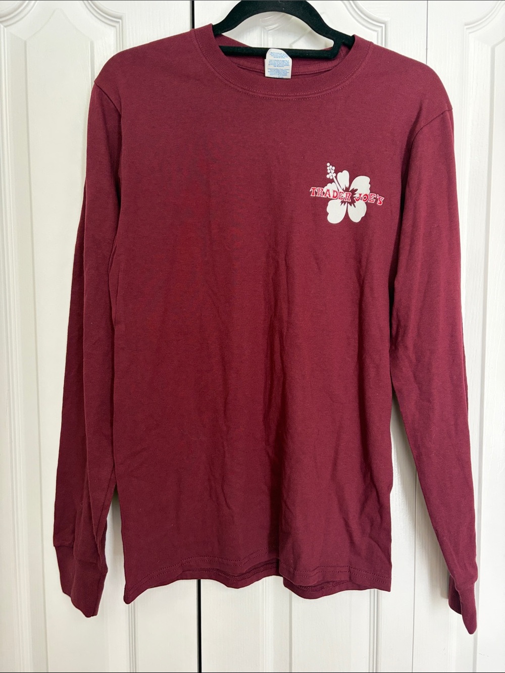 Trader Joe's Maroon Long Sleeve Tee with Tropical Hibiscus Flower Graphic S